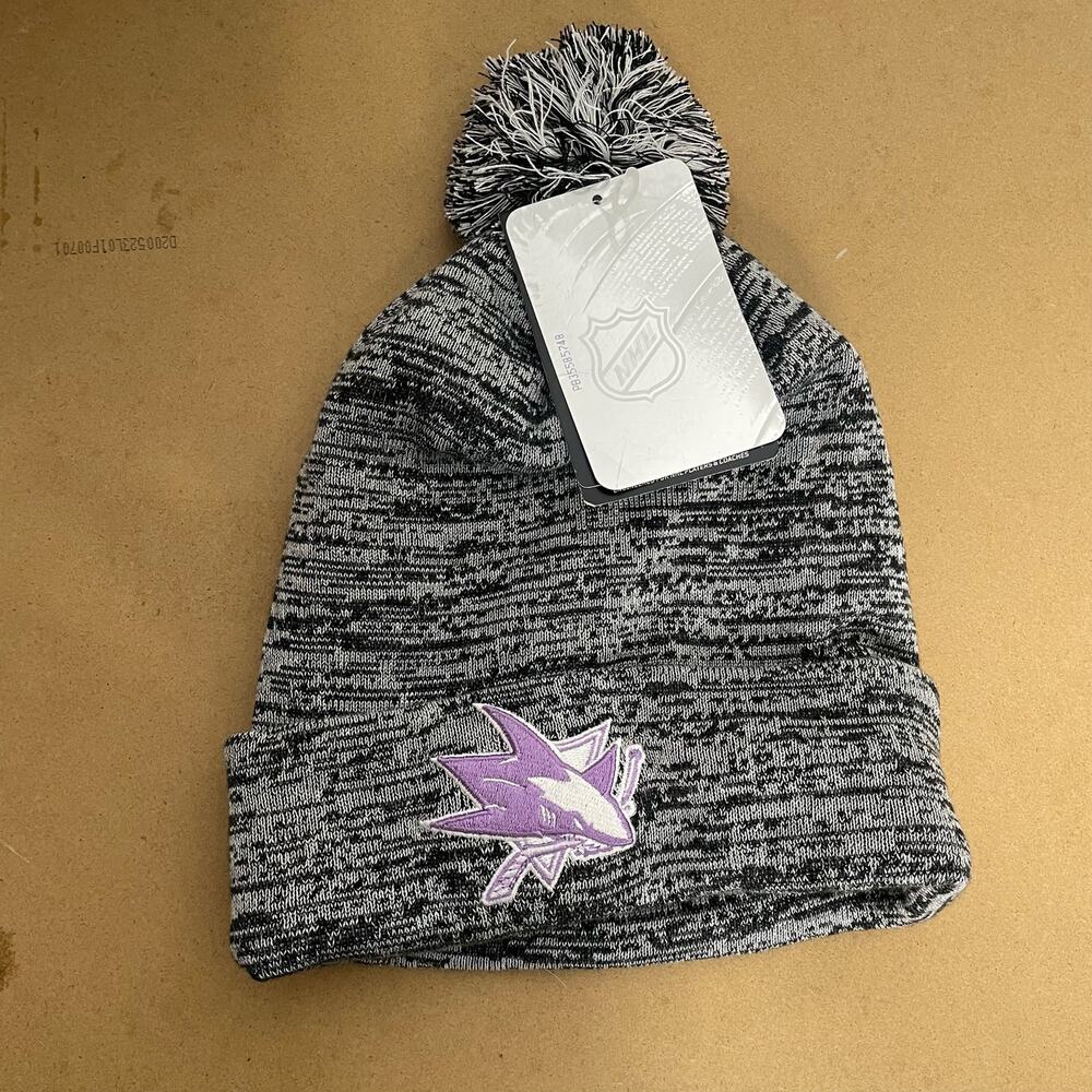NHL Fanatics Sharks Gray Binnie Knit Hat with Pom Comfortable